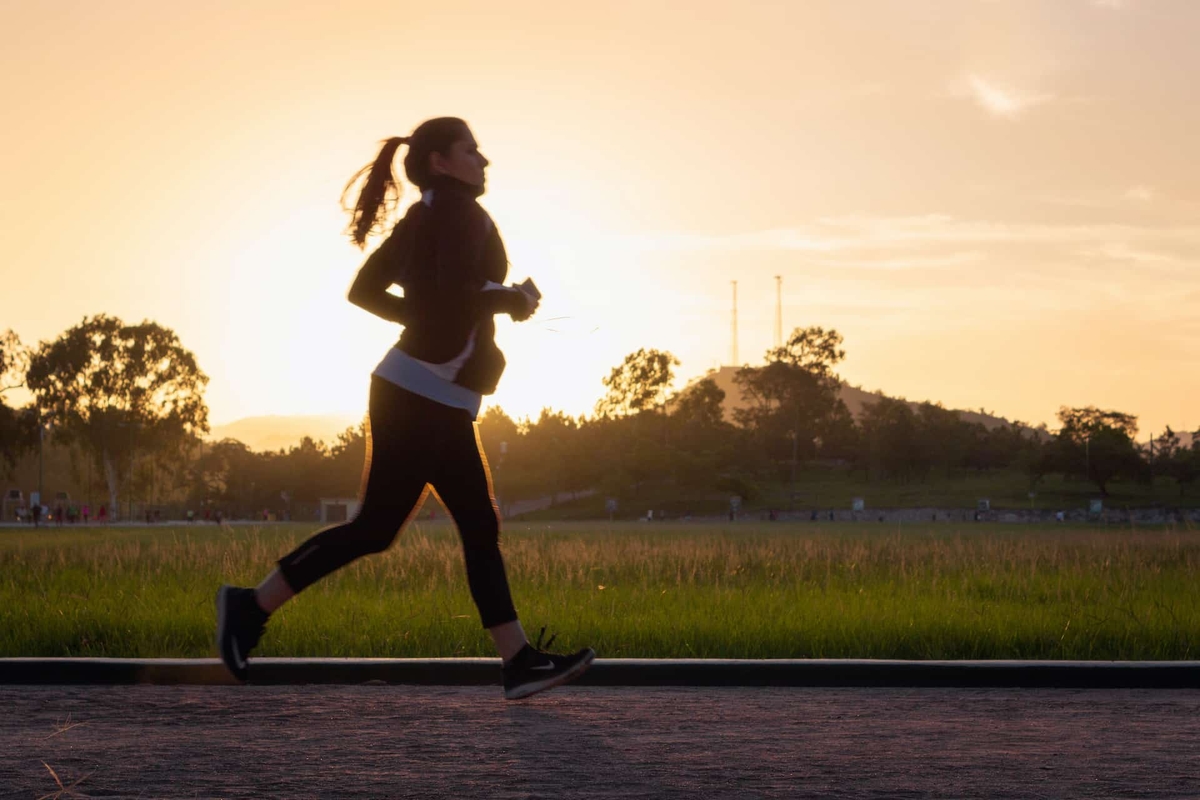 Rekomendasi Olahraga Buat yang Lagi Patah Hati. Jogging: Cara Mudah untuk Meningkatkan Kualitas Hidup | Regene